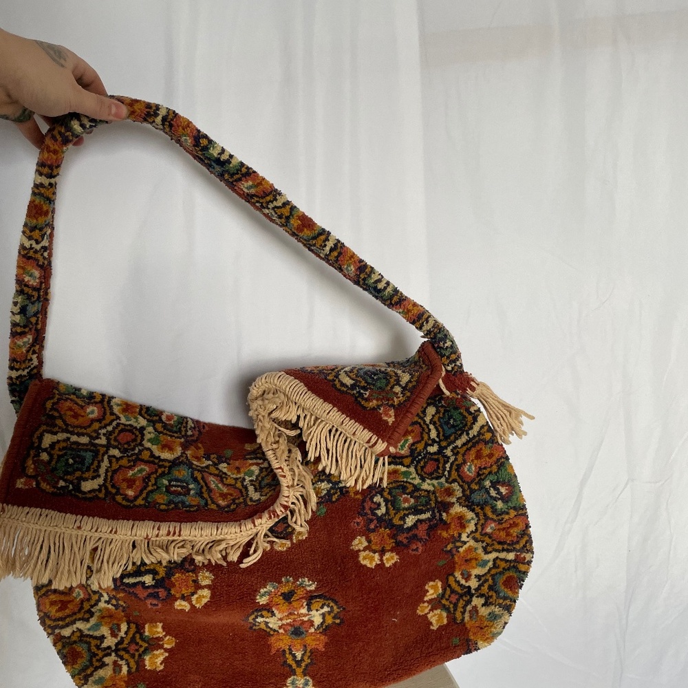 CARPET BAG